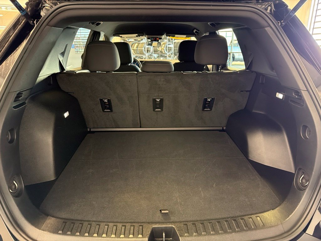 Used 2026 Chevrolet Equinox LT AWD/4WD image 25