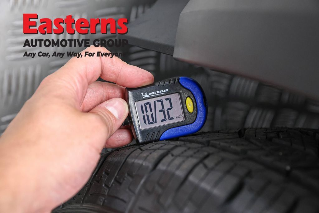 Used 2023 Nissan Pathfinder S AWD/4WD image 28