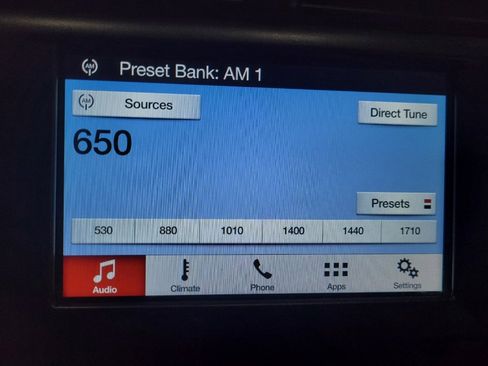 Used 2017 Ford Fusion SE w/ Fusion SE Technology Package image 25