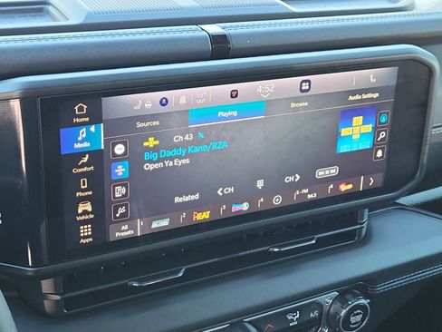 New 2025 Jeep Gladiator High Tide image 13