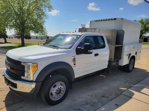 Used 2017 Ford F550 4x4 SuperCab Super Duty image 4