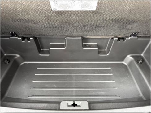 Used 2020 Chevrolet Traverse LT w/ LPO, Floor Liner Package AWD/4WD image 18
