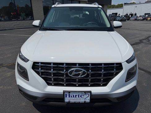 Certified 2026 Hyundai Venue SEL FWD image 2