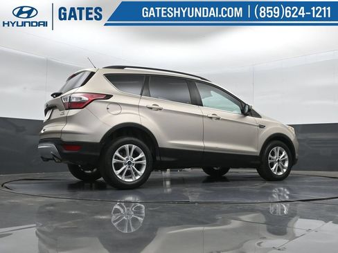 Used 2018 Ford Escape SE AWD/4WD image 36