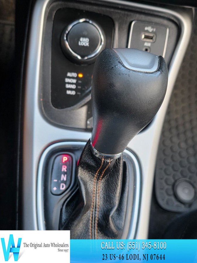 Used 2019 Jeep Compass Latitude w/ Cold Weather Group AWD/4WD image 18