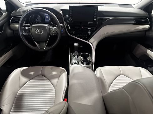 Used 2022 Toyota Camry SE FWD image 30