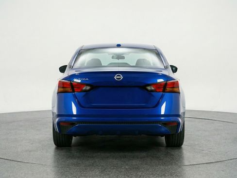 Used 2025 Nissan Altima 2.5 SV image 7