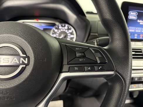 Used 2025 Nissan Altima 2.5 SV FWD image 26