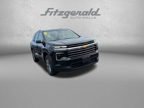 Used 2025 Chevrolet Traverse LT AWD/4WD image 1