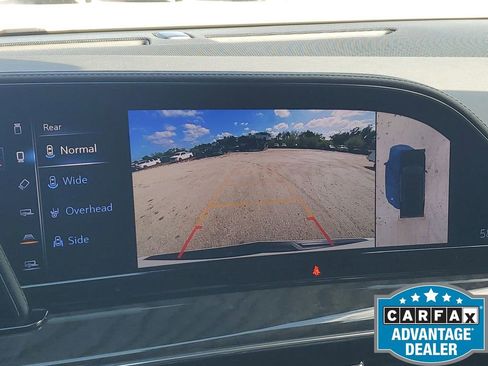 Used 2024 Cadillac Escalade Premium Luxury w/ Performance Package image 32