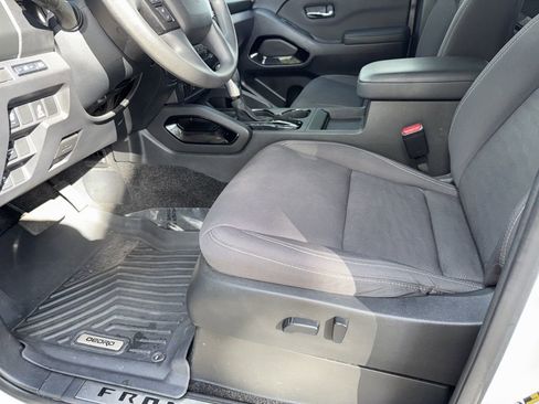 Used 2023 Nissan Frontier SV w/ Midnight Edition Package image 16