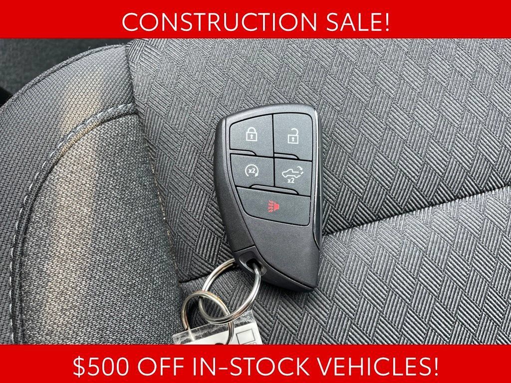Used 2024 Chevrolet Silverado 1500 LT AWD/4WD image 29