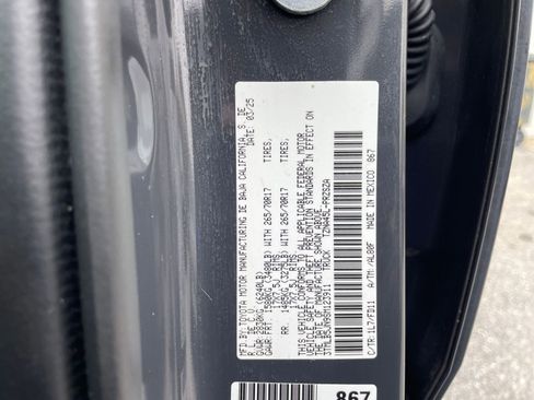 Used 2025 Toyota Tacoma TRD Off-Road image 27