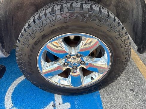 Used 2019 RAM 1500 Big Horn RWD image 10