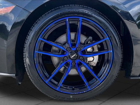 Used 2019 Ford Mustang Premium w/ Equipment Group 201A RWD image 10