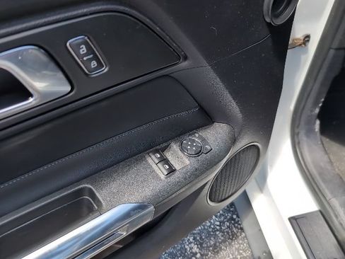 Used 2019 Ford Mustang GT RWD image 23