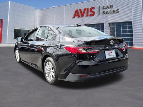 Used 2025 Toyota Camry Hybrid FWD image 9