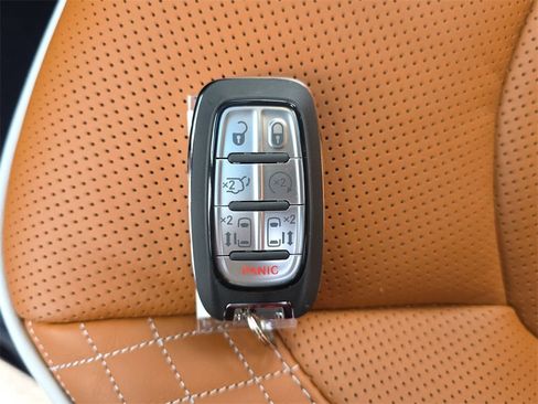 New 2026 Chrysler Pacifica Pinnacle w/ Trailer Tow Group image 38