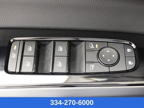 New 2026 Nissan Pathfinder SL image 15