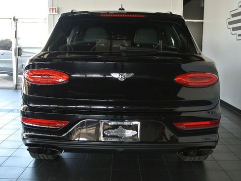 Used 2023 Bentley Bentayga AWD/4WD image 7