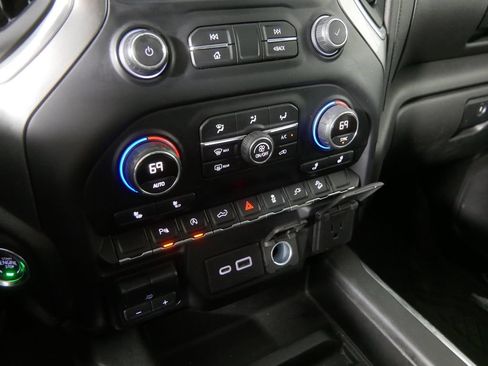 Used 2021 Chevrolet Silverado 1500 LT Trail Boss w/ Convenience Package II AWD/4WD image 28