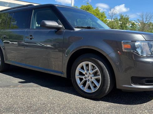 Used 2018 Ford Flex SE FWD image 12