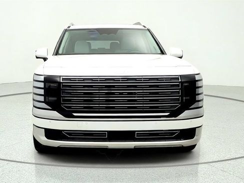 Used 2026 Hyundai Palisade Calligraphy FWD image 2