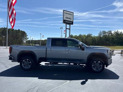 New 2026 GMC Sierra 2500 SLT AWD/4WD image 2