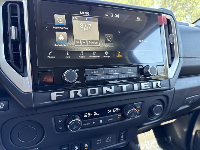Used 2025 Nissan Frontier SV w/ SV Convenience Package RWD image 25