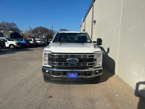 Certified 2025 Ford F250 XLT image 2