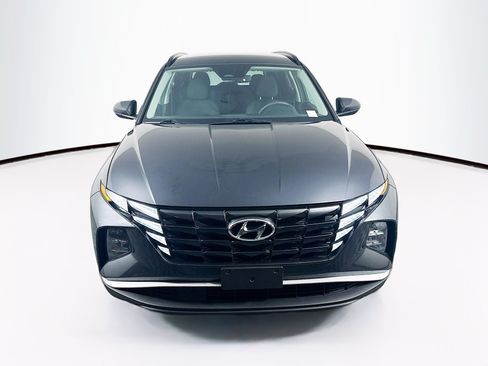 Used 2024 Hyundai Tucson SEL FWD image 2