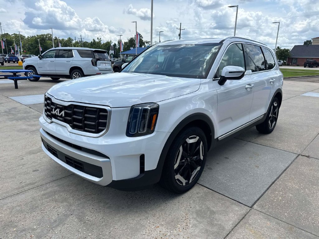 Used 2025 Kia Telluride S FWD image 4