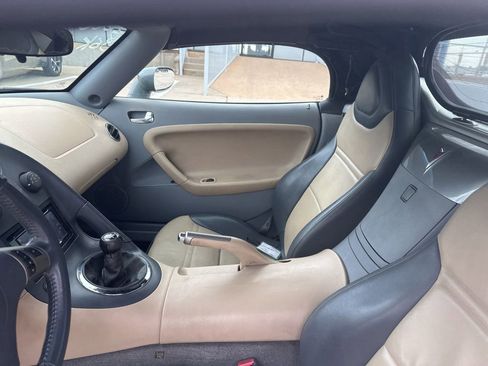 Used 2006 Pontiac Solstice Convertible w/ Premium Package RWD image 9
