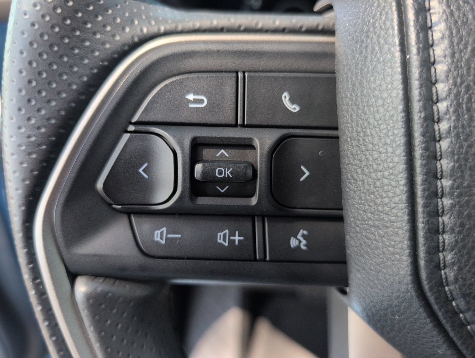 Used 2026 Toyota 4Runner Limited AWD/4WD image 11