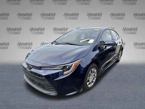 Used 2025 Toyota Corolla LE FWD image 4