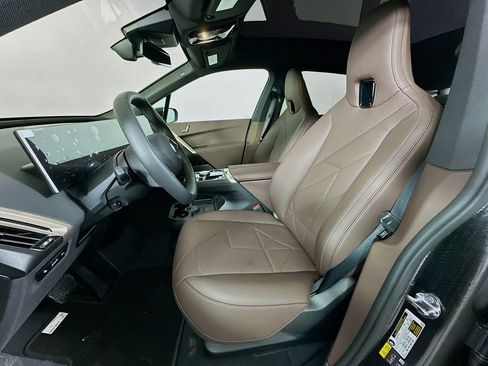 Used 2026 BMW iX xDrive60 w/ Premium Package image 16