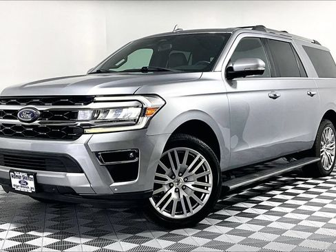 Used 2024 Ford Expedition Max Limited AWD/4WD image 2