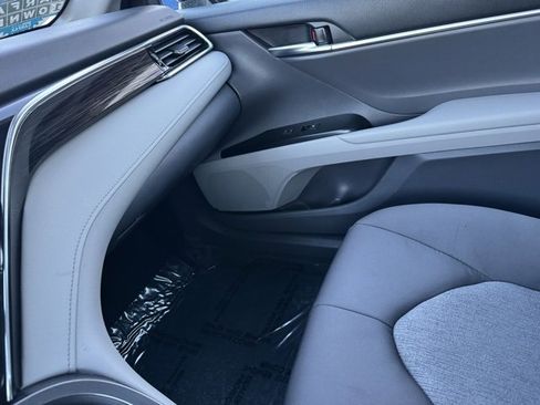 Certified 2018 Toyota Camry LE image 21