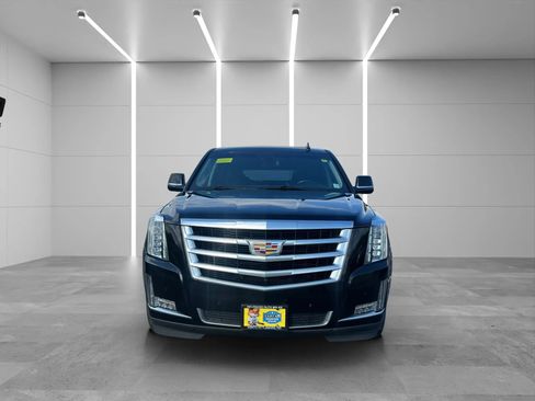 Used 2019 Cadillac Escalade Luxury AWD/4WD image 2