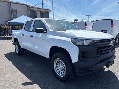Used 2025 Chevrolet Colorado W/T RWD image 7
