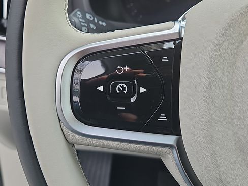 New 2026 Volvo XC90 B6 Ultra image 15