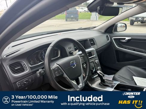 Used 2016 Volvo V60 T5 Premier w/ Convenience Package image 2