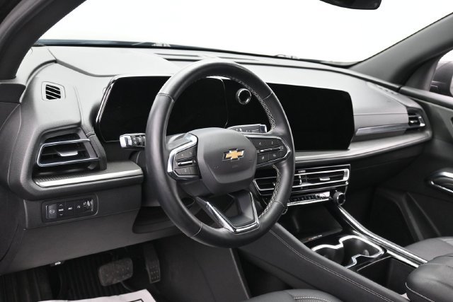 Used 2025 Chevrolet Traverse LT AWD/4WD image 17