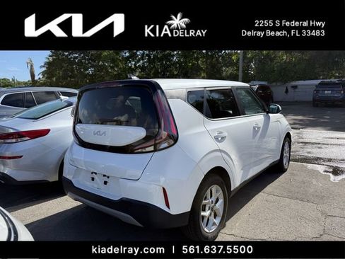 Certified 2023 Kia Soul LX w/ Option Group 015 FWD image 3
