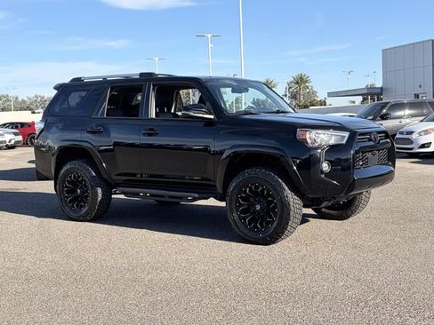 Used 2022 Toyota 4Runner SR5 Premium image 4