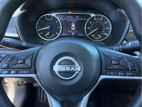 Used 2024 Nissan Altima 2.5 SV FWD image 4