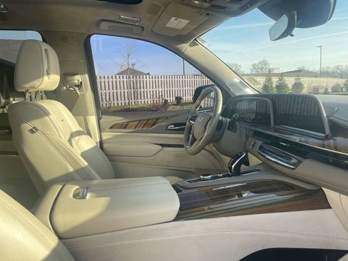 Certified 2021 Cadillac Escalade Sport Platinum image 32