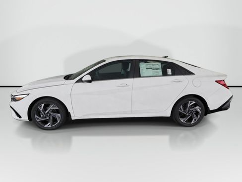 New 2026 Hyundai Elantra Limited FWD image 6