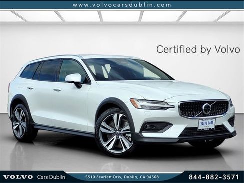 Certified 2024 Volvo V60 B5 Cross Country Plus image 1
