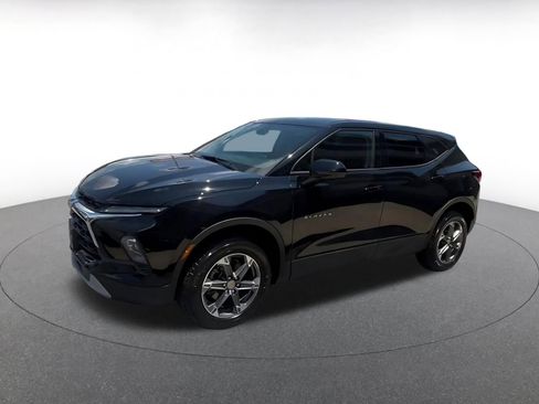 Used 2025 Chevrolet Blazer LT FWD image 7